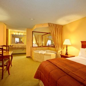 Two Queen Beds with Jacuzzi
